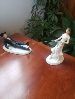 Western Bride Roping her Groom Caketopper