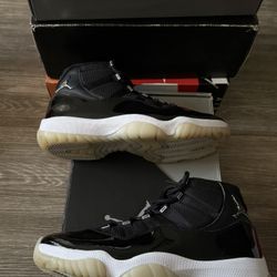 AIR JORDAN 11 RETRO