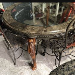 Beautiful Marble Table With 4 Chairs
