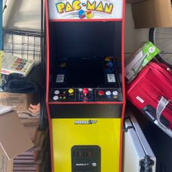 PAC Man Arcade 1up Video Game Machine 