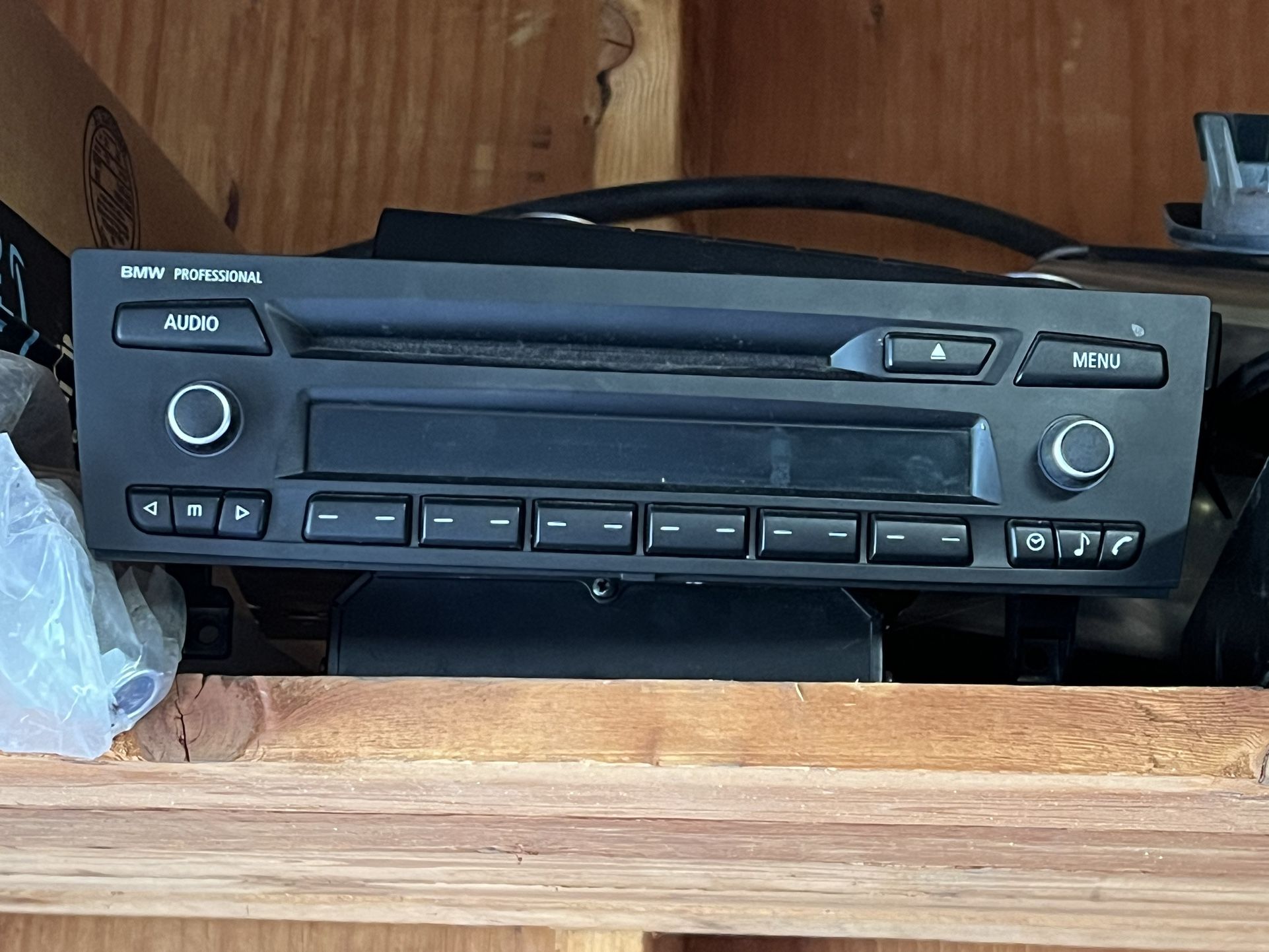 Stock BMW E90 Radio