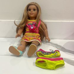 Leah American Girl doll + Swimsuit + Camera