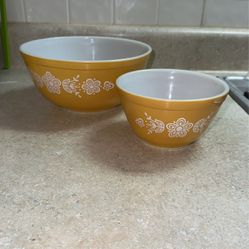 Vintage Pyrex Butterfly Gold Small Nesting Bowls #401