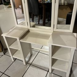 VANITY FOR KIDS 