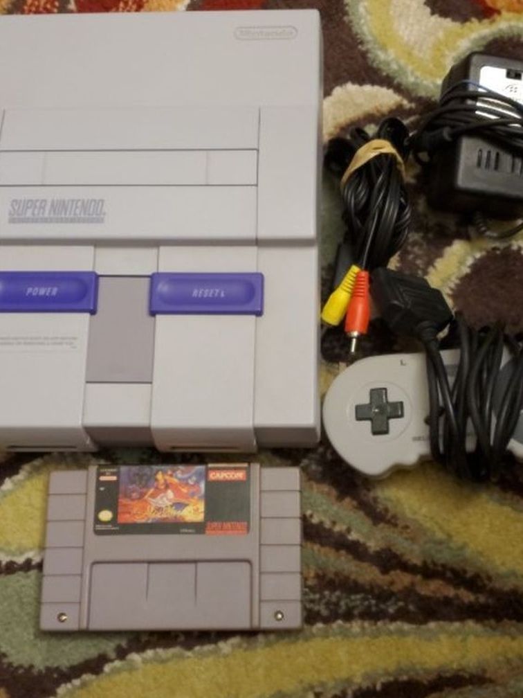 Super Nintendo SNES w/ Controller, Cables And Aladdin Game READ DESCRIPTION