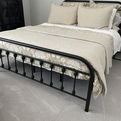Bed with mattress 