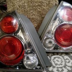 Nissan Altima Tail lights