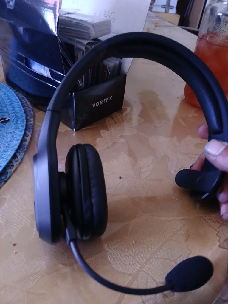 M10 Wirless Rechargable Bluetooth Headset