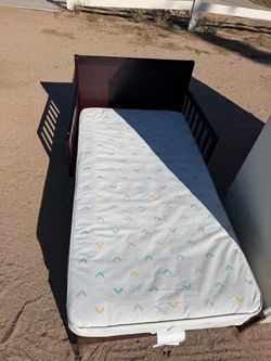 FREE - Toddler bed - pick up only