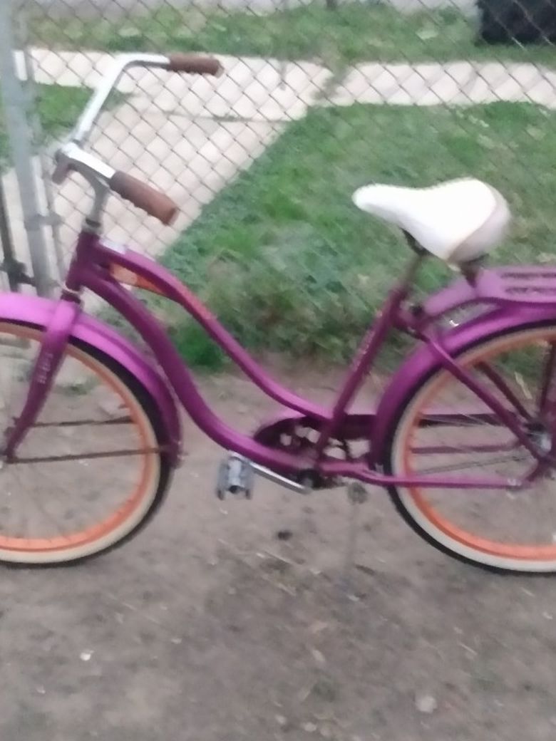 Schwinn 26 Inch Beach Cruiser Excellent Condition Brand New