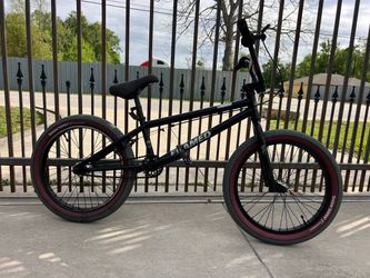 Black BMX Freestyle Bike – 20” Wheels – Excellent Condition
