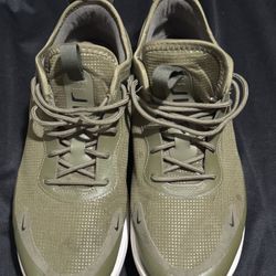Nike Air Max Size 9.5 Olive Green