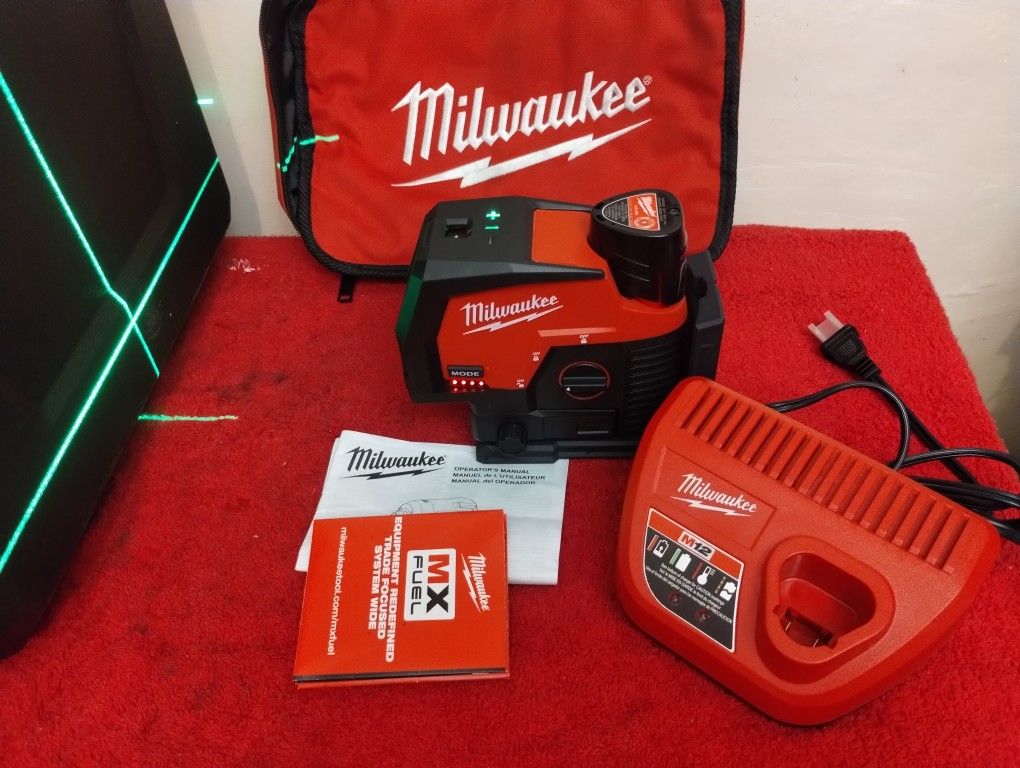 M12 Milwaukee Láser Kit $$350