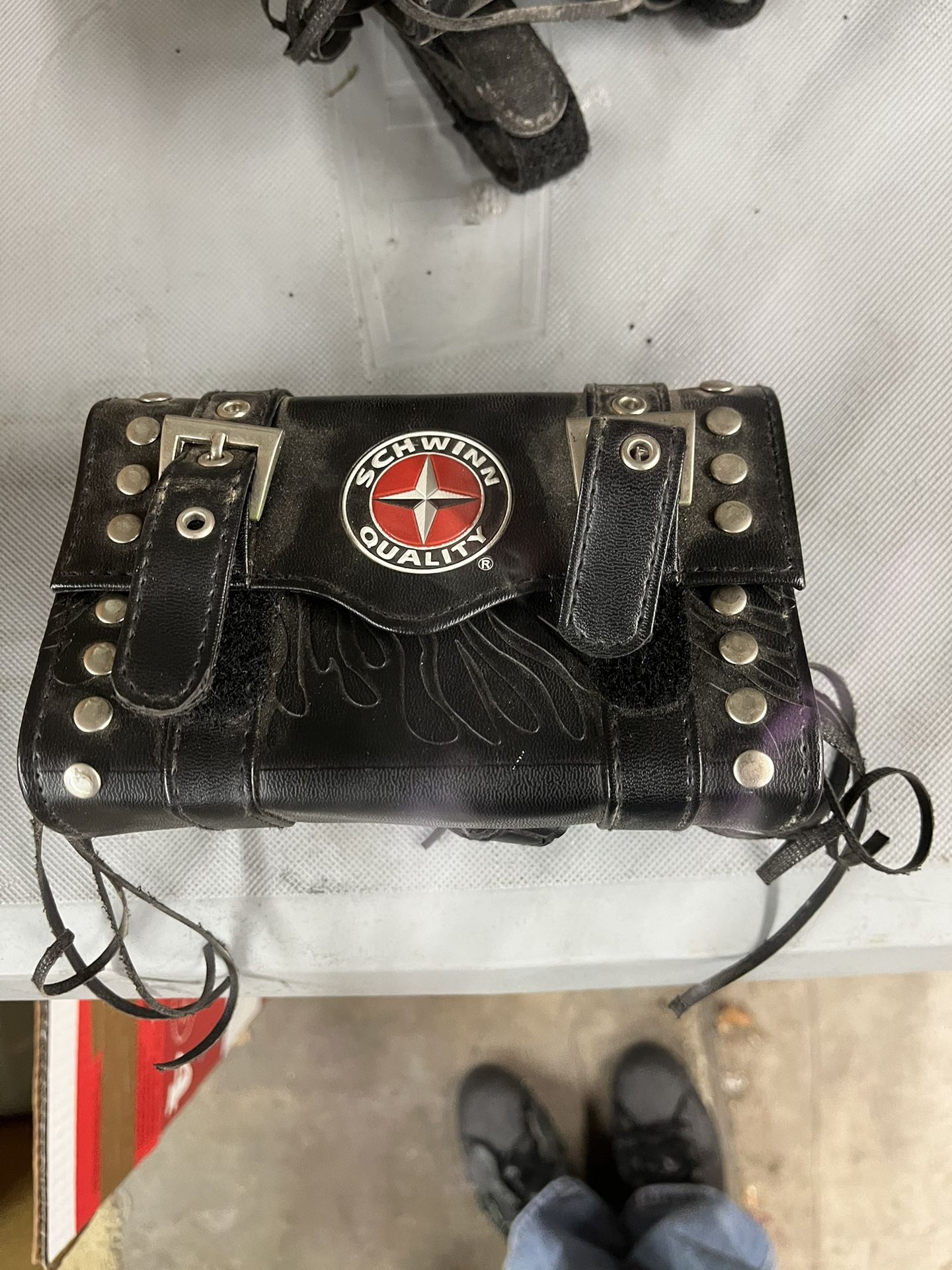 SCHWINN QUALITY leather bag