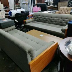 New Beautiful Couch Set 
