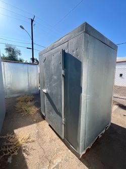 Walk-in freezer