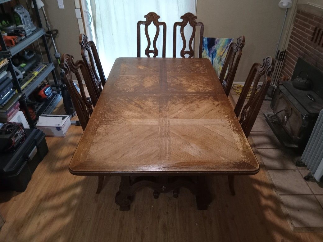 Wooden Kitchen Table With 6 Chairs 70" Long 42 " Wide 29.5" High