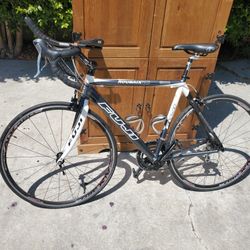 Fuji Roubaix RC Racing Bike.