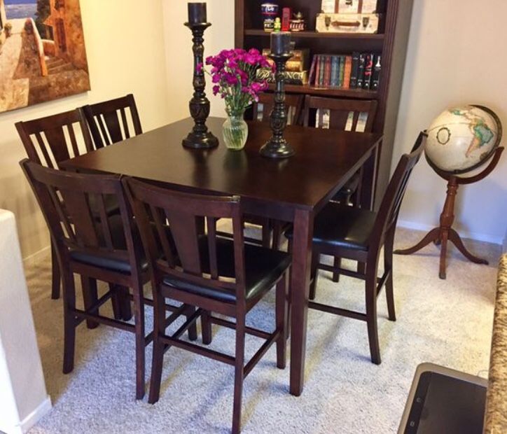 Beautiful Counter Height Dinning Set With 6 Cushioned Chairs