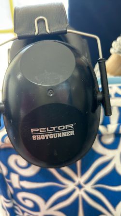 earmuffs to protect shooting range