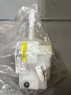 Hyundai Windshield Washer Reservoir – 98620-3V000