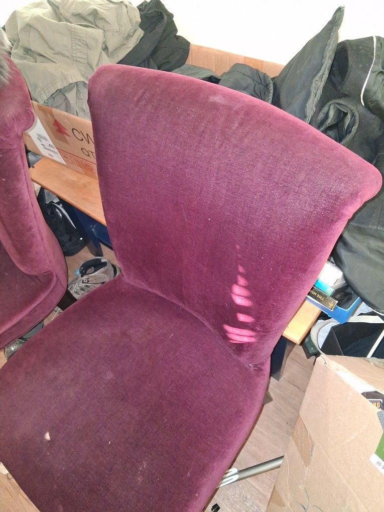 4 Crate And Barrel Chairs Merlot With Black Legs