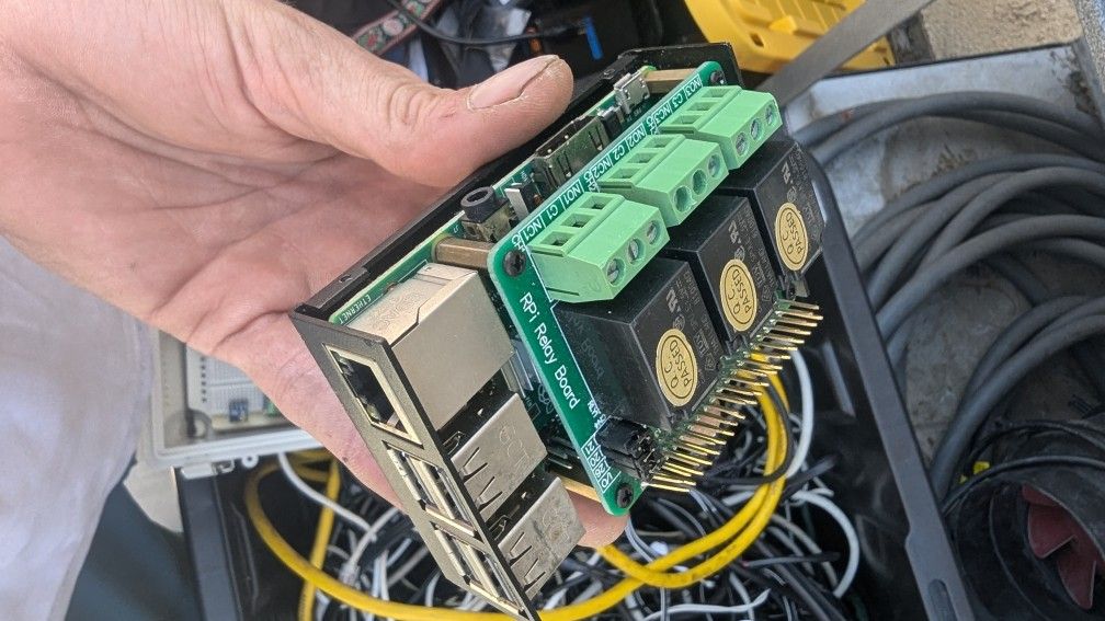 Raspberry Pi 3 With Relay Adapter