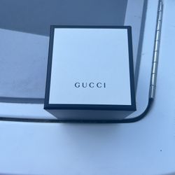 Gucci Woman’s Steel Case Dial With Silver Belt 