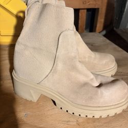 Steve Madden Size 8 Sock Boot