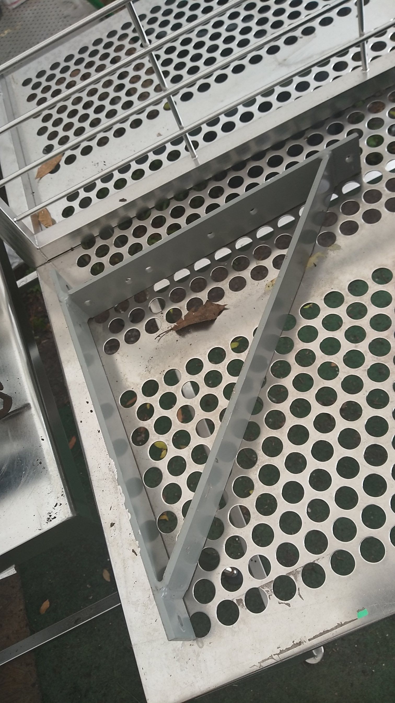 Shelving brackets - aluminum - heavy duty