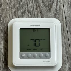 Honeywell T4 Pro Thermostat 