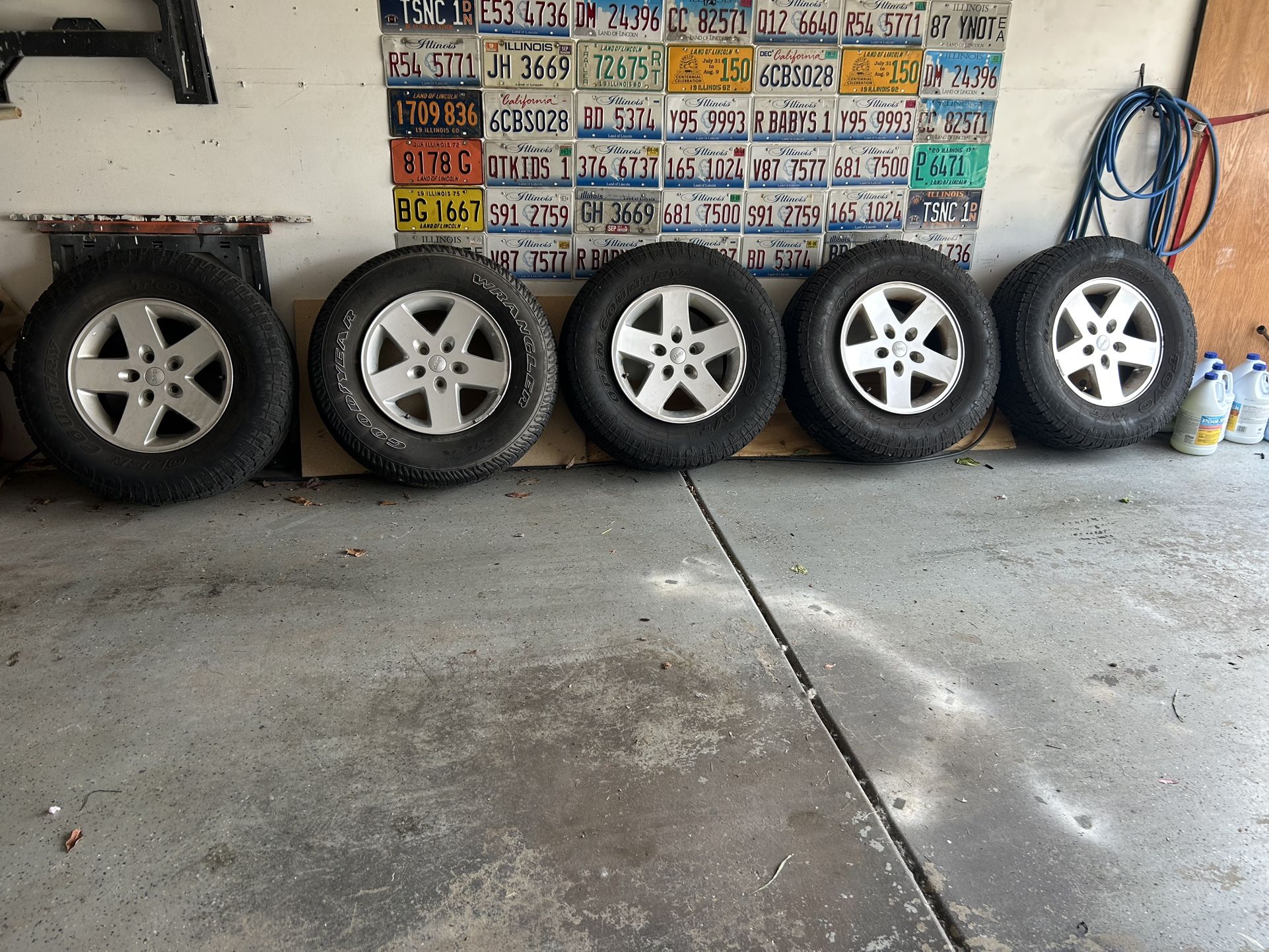 5 Jeep Wrangler Rims And Tires 265 /70R17
