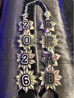 Customizable money grad lei