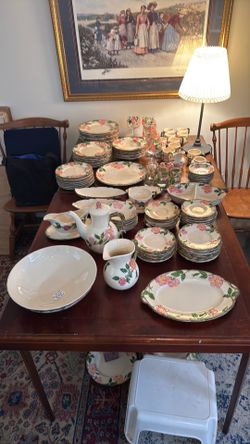 Franciscan  Earthenware set of 112 pieces.