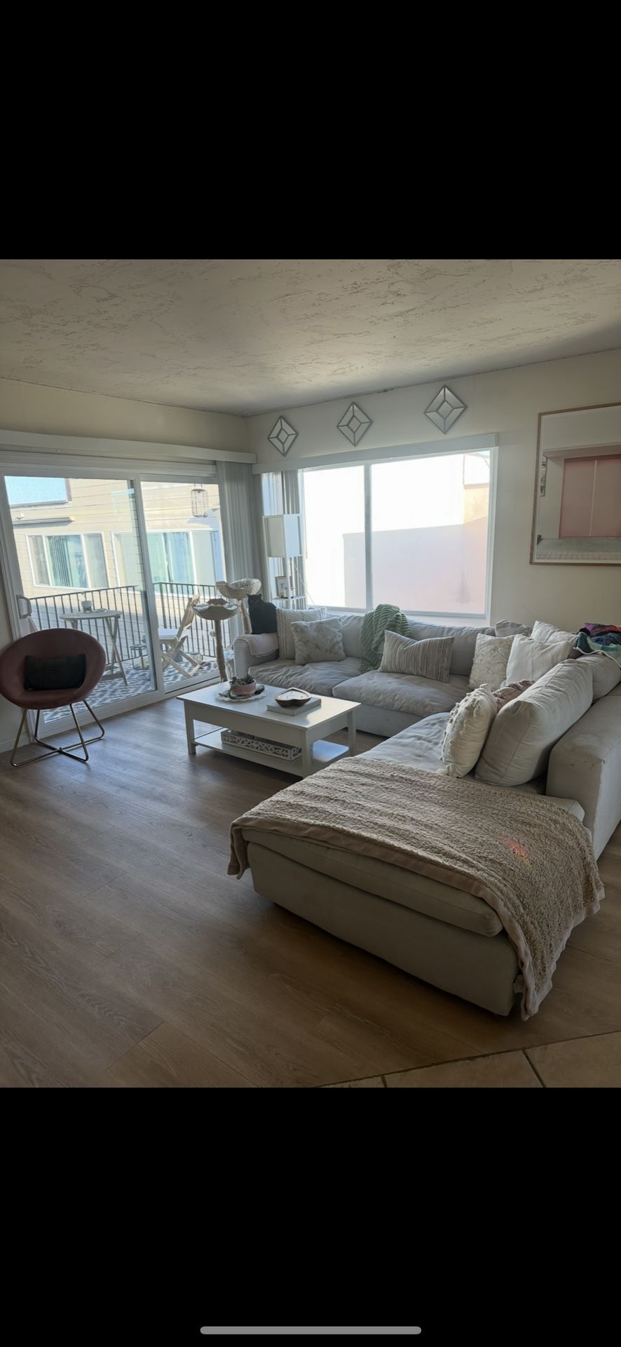 LARGE COUCH SECTIONAL