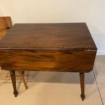 REDUCED MOVING - BEAUTIFUL ANTIQUE DROP TABLE $60