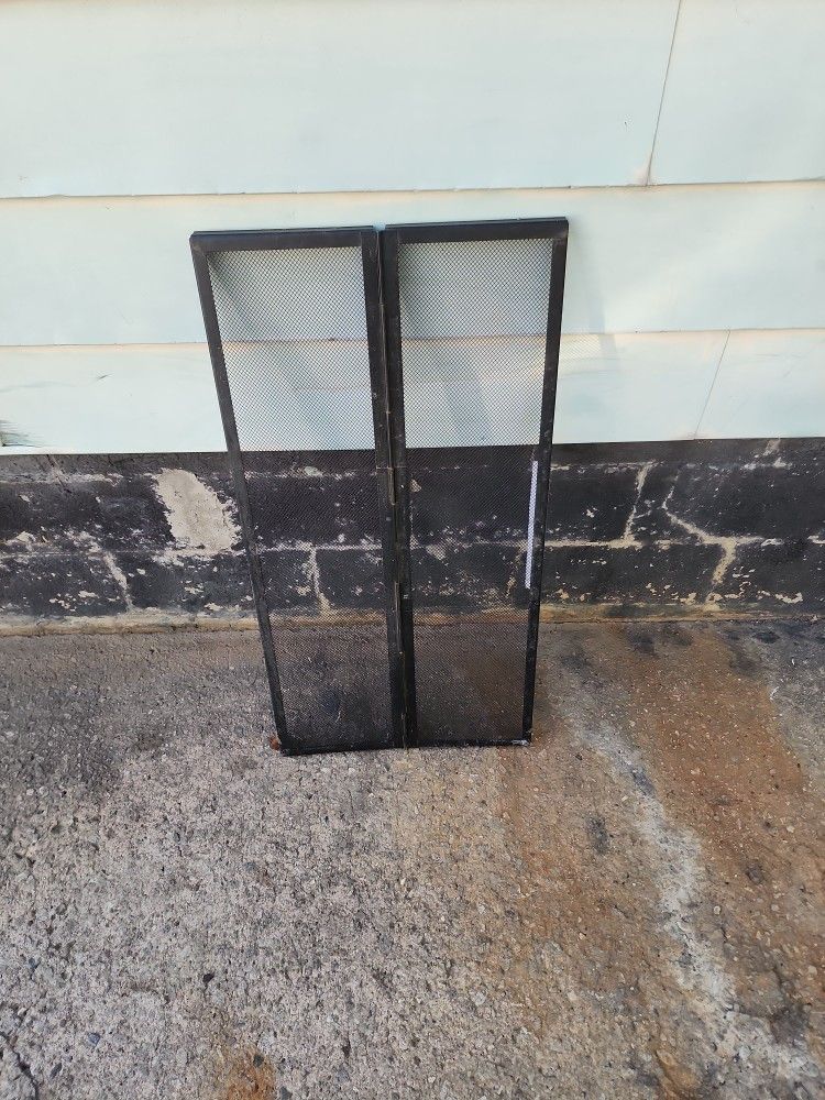 screen top for a fish tank