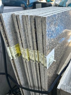 10 ft × 4.75 ft Quarts countertops for Sale!