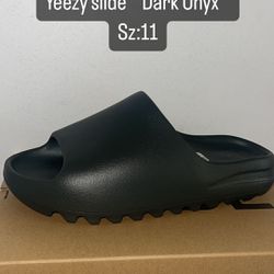 Yeezy Slide “ Dark Onyx “