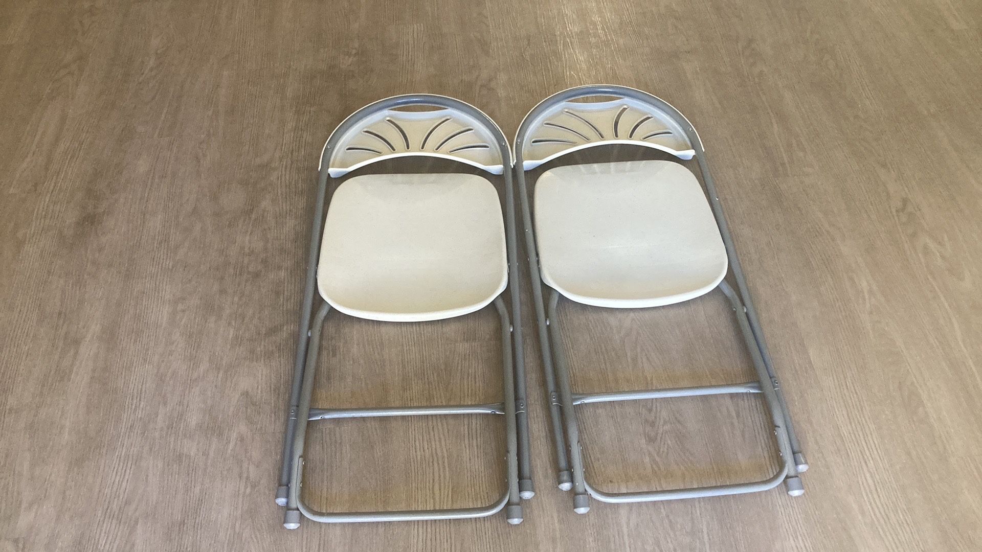 Plastic White Chair