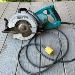 Makita 7-1/4" Hypoid Circular Saw, model 5277NB