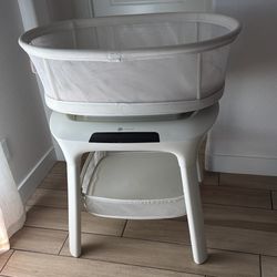 4 Moms Bassinet 