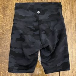 🍋LIKE NEW Lululemon Camo Biker Shorts 4 