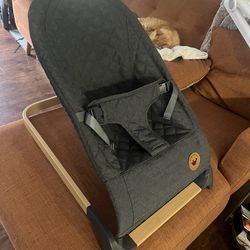2 baby chairs, bouncer & sit up chair