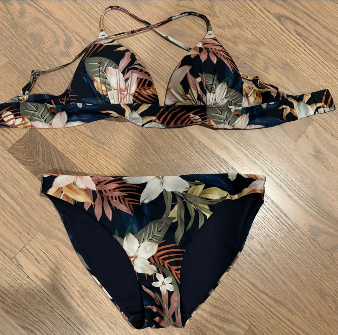 H&M 2-Piece Floral Bathing Swimsuit Floral Print Small Top size 6 Bottom Size 8
