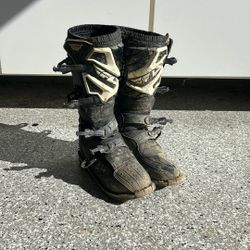 Moto Boots 