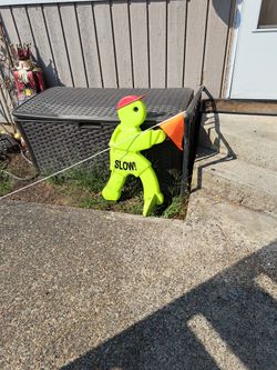 Kids Safety Slow Sign With Flag/car Danger