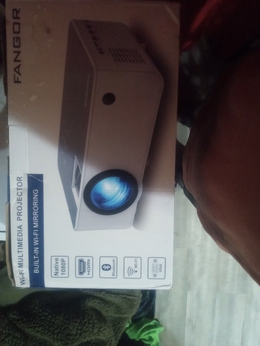 Fangor Multi-media Projector