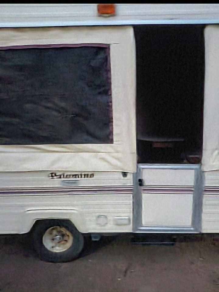 Palomino Pop-Up Camper - Excellent Condition!