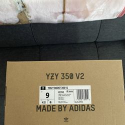 Size 9 - adidas Yeezy Boost 350 V2 Low Carbon Beluga